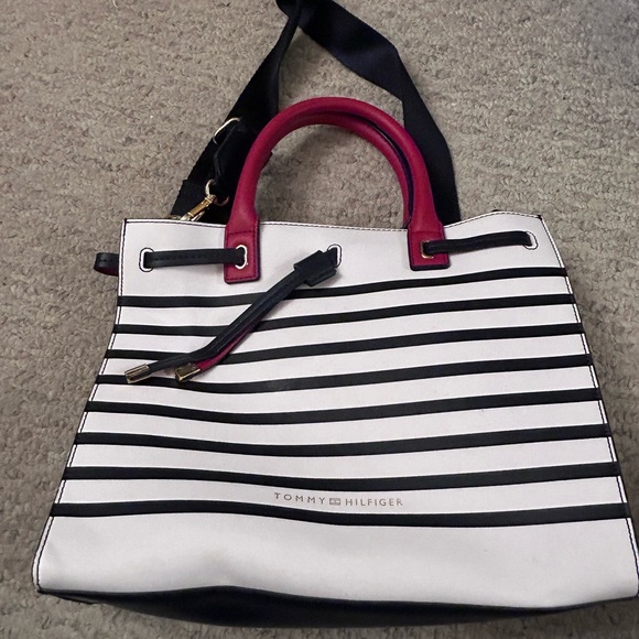 Tommy Hilfiger striped purse - Picture 3 of 4